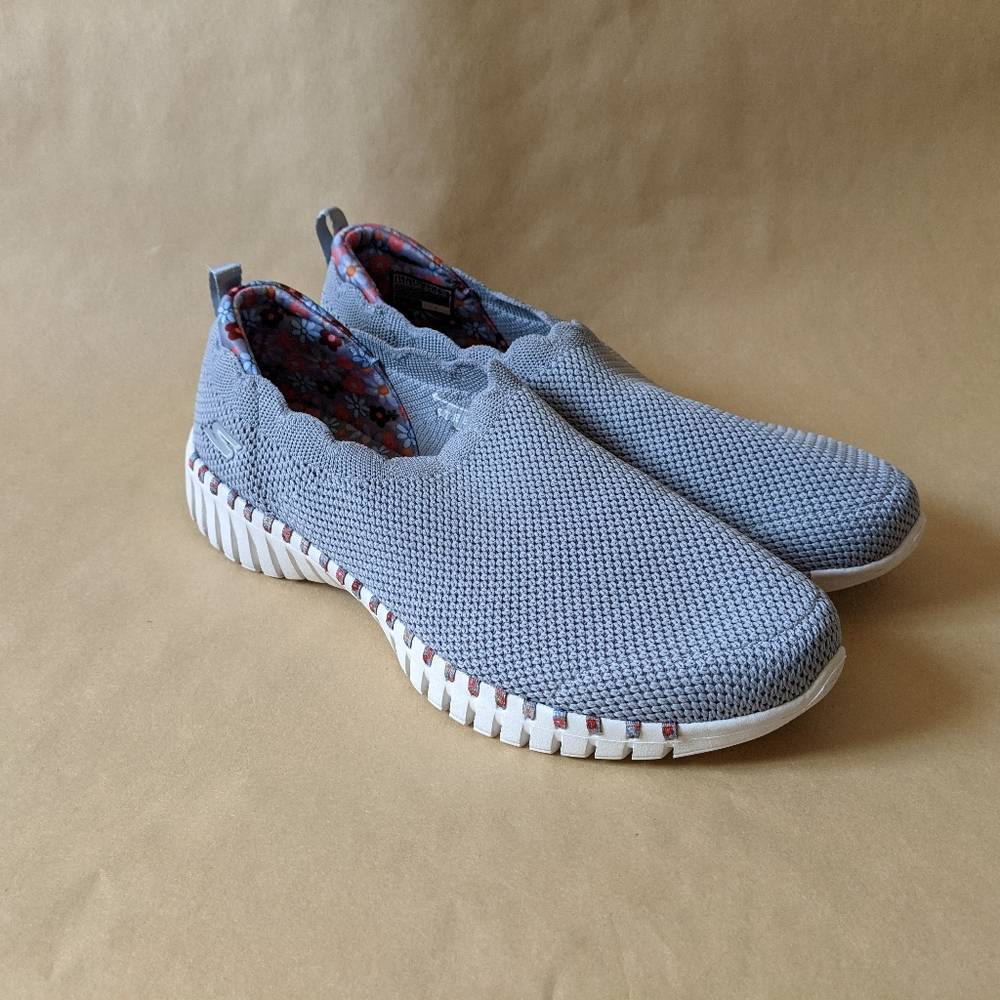 SKECHERS GOwalk Women's Passion Slip-On Grey Floral Shoes Size 9.5